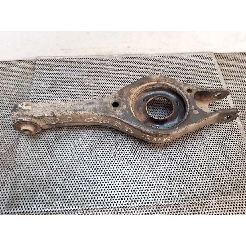 Recambio de brazo suspension inferior trasero derecho para kia cee´d drive referencia OEM IAM   
