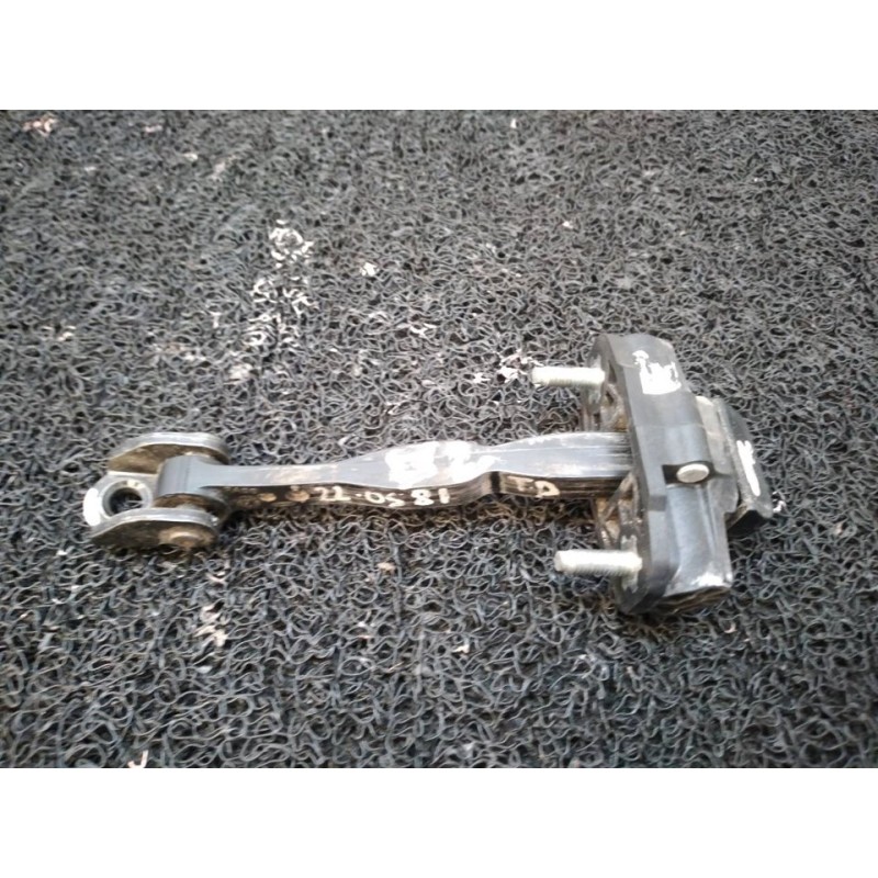 Recambio de retenedor puerta trasera derecha para ford fiesta (cb1) trend referencia OEM IAM 8A6AA27200AF  