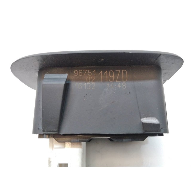 Recambio de mando elevalunas trasero izquierdo para peugeot 208 style referencia OEM IAM 96751119ZD 3