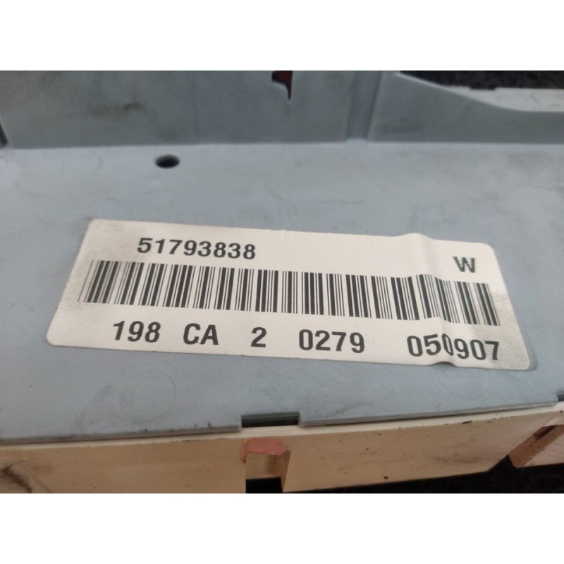 Recambio de caja reles / fusibles para fiat bravo (198) 1.9 16v dynamic multijet referencia OEM IAM 51793838 - Azul 2