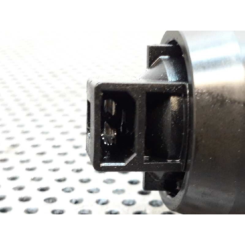 Recambio de inyector para volkswagen passat berlina (3b3) highline referencia OEM IAM 038130073AL 2
