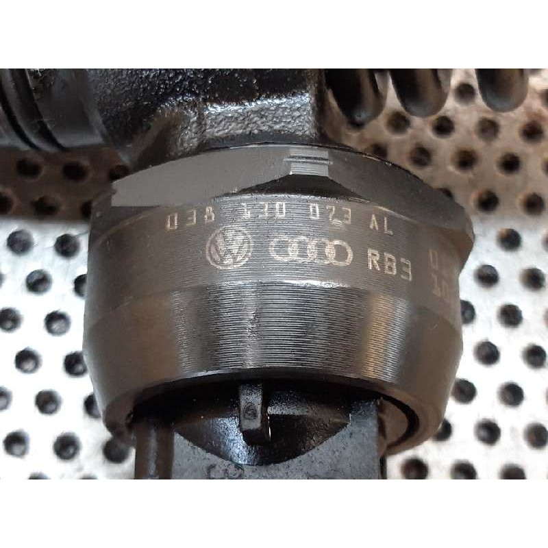 Recambio de inyector para volkswagen passat berlina (3b3) highline referencia OEM IAM 038130073AL 4