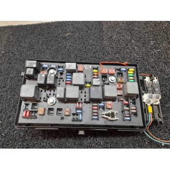 CAJA RELES / FUSIBLES 13255300 529050199 