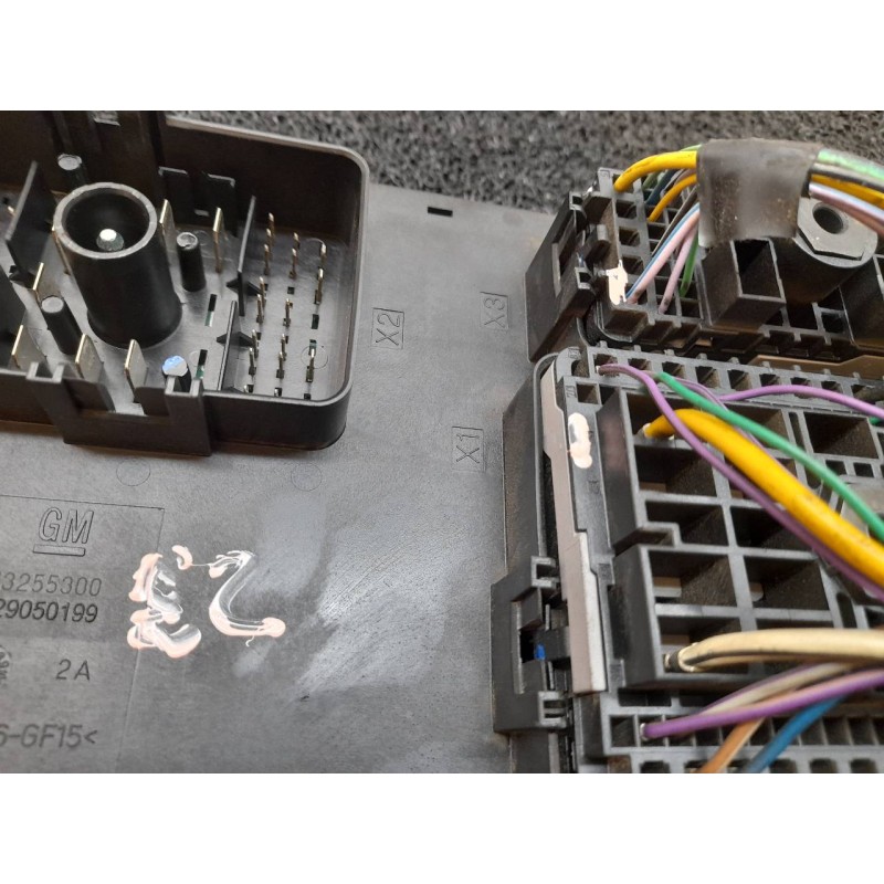 Recambio de caja reles / fusibles para chevrolet orlando lt+ referencia OEM IAM 13255300 529050199 - Blanco 3