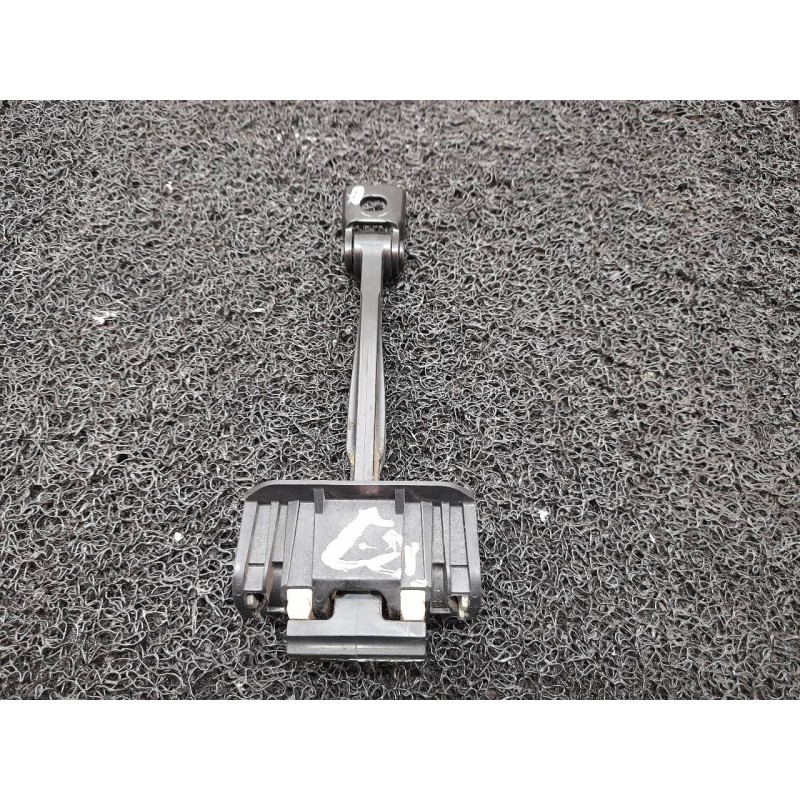 Recambio de retenedor puerta trasera izquierda para bmw x1 (e84) sdrive 18d referencia OEM IAM 2990642  