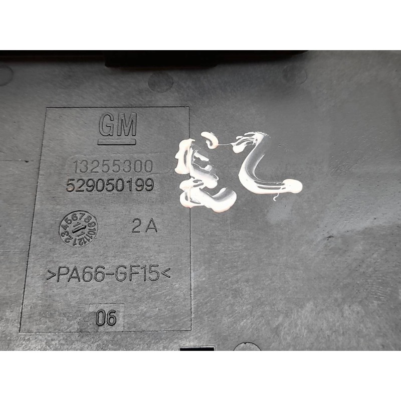 Recambio de caja reles / fusibles para chevrolet orlando lt+ referencia OEM IAM 13255300 529050199 - Blanco 4