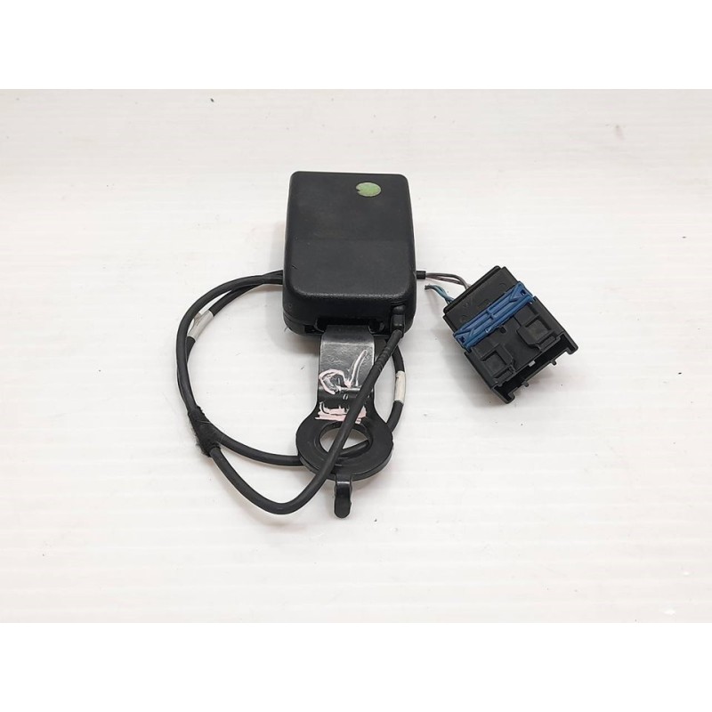 Recambio de enganche cinturon delantero derecho para dacia duster ambiance 4x2 referencia OEM IAM 2991B 3