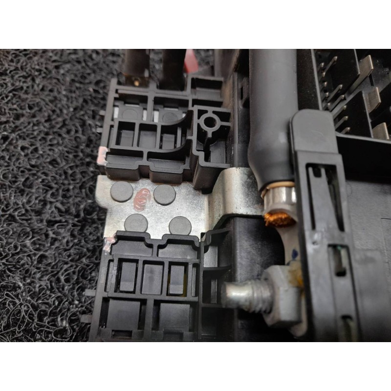 Recambio de caja reles / fusibles para chevrolet orlando lt+ referencia OEM IAM 13255300 529050199 - Blanco 5