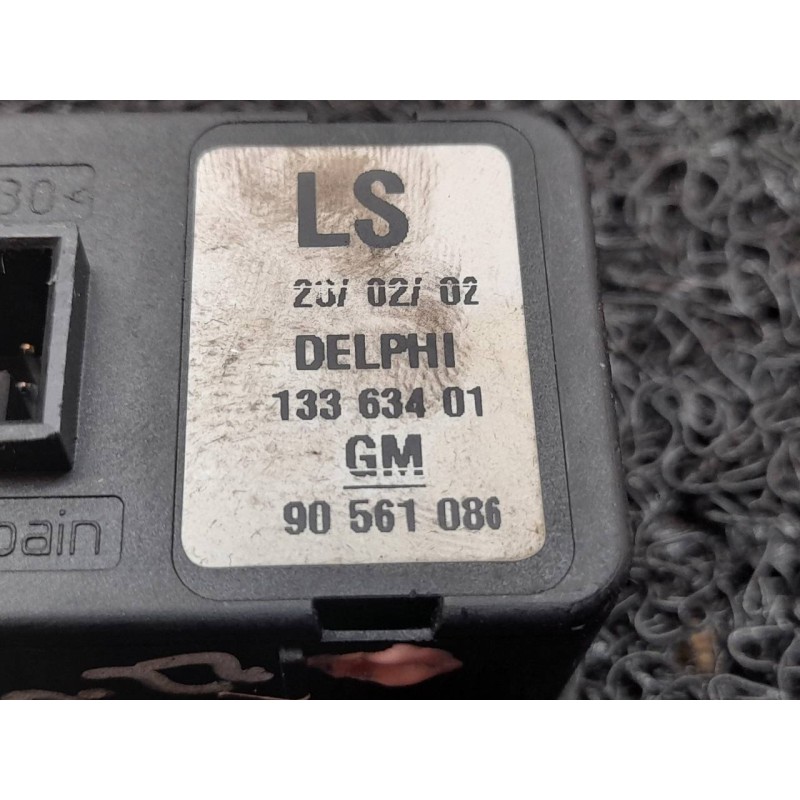 Recambio de mando elevalunas delantero izquierdo para opel zafira a elegance referencia OEM IAM 13363401 2