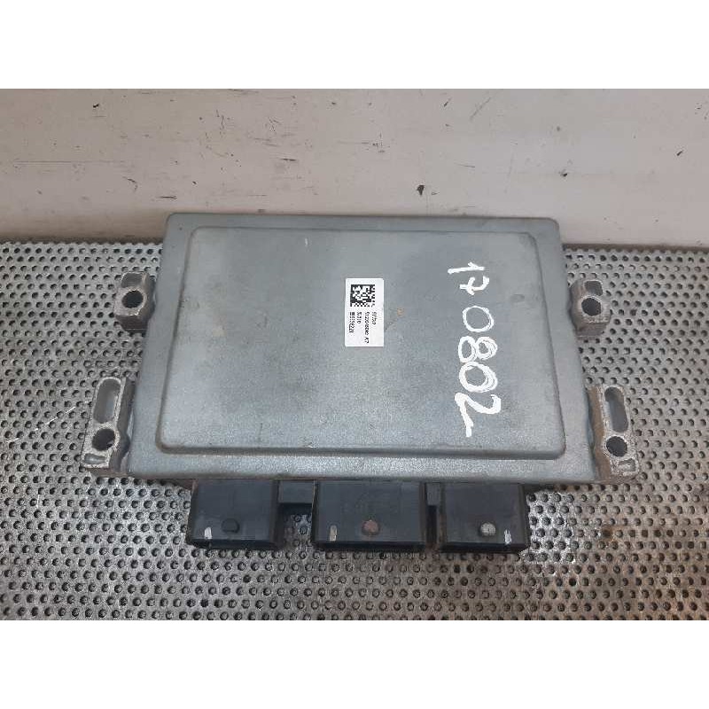 Recambio de centralita motor uce para renault clio iii exception referencia OEM IAM 8200522357 S120200105A 3