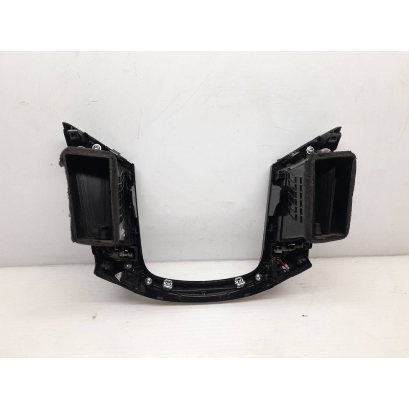 Recambio de consola central para chevrolet orlando lt+ referencia OEM IAM - Blanco 2