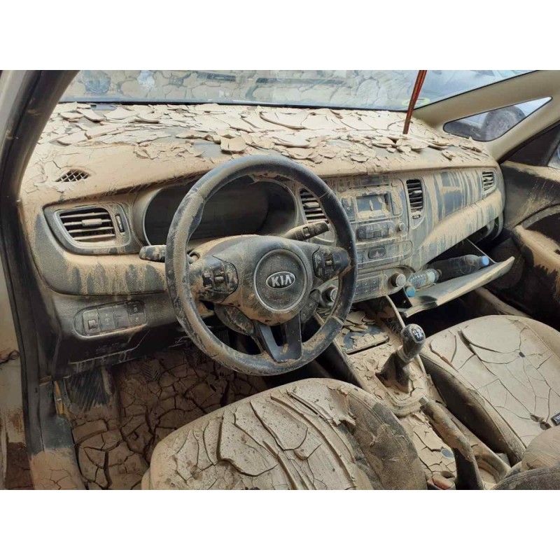 kia carens ( ) del año 2014