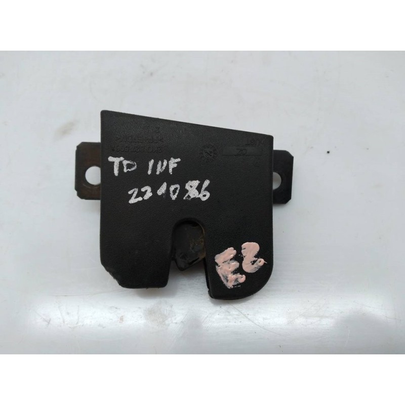 Recambio de cerradura puerta trasera derecha para volkswagen caddy ka/kb (2k) life referencia OEM IAM 2K0827506A  