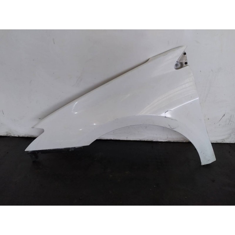 Recambio de aleta delantera izquierda para renault laguna grandtour iii dynamique referencia OEM IAM   