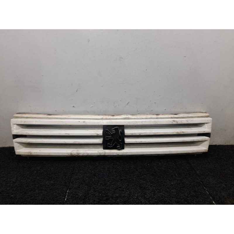 Recambio de rejilla delantera para peugeot 309 referencia OEM IAM 9751711977 42929 