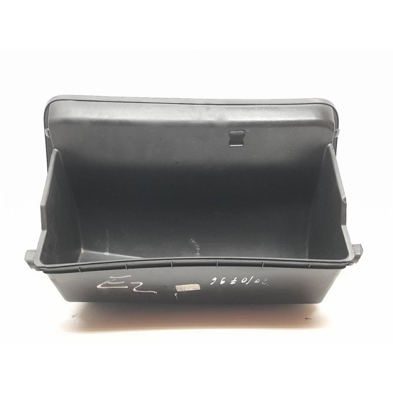 Recambio de guantera para chevrolet orlando lt+ referencia OEM IAM - Blanco 2