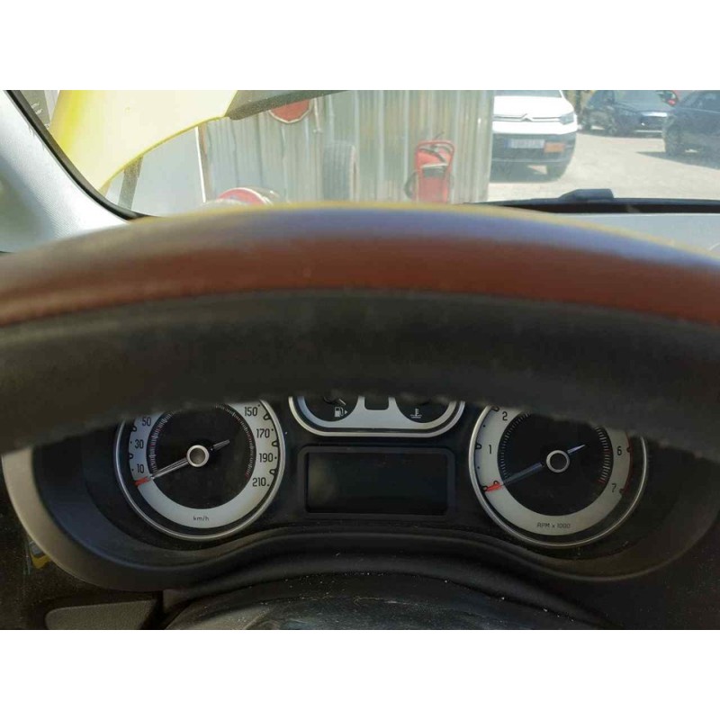Recambio de volante para fiat 500 l (330) trekking referencia OEM IAM - Amarillo 2