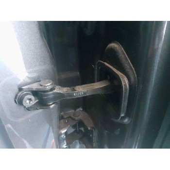 RETENEDOR PUERTA TRASERA DERECHA 