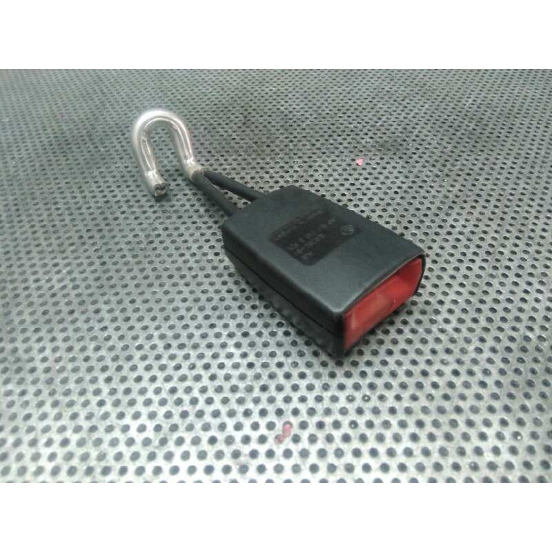 Recambio de enganche cinturon trasero derecho para volkswagen passat berlina (3b3) 1.9 tdi referencia OEM IAM   