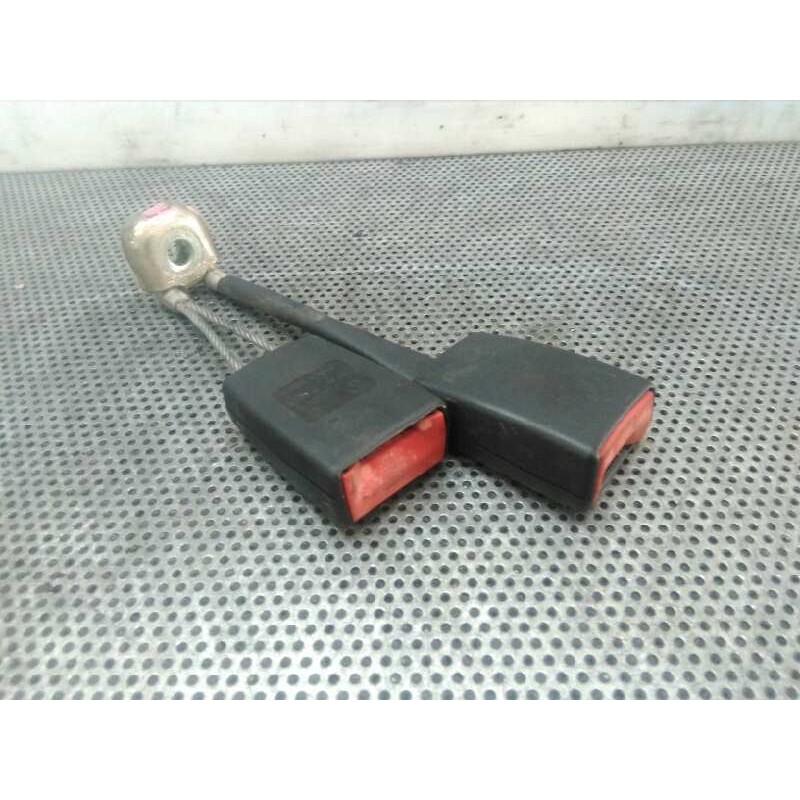 Recambio de enganche cinturon trasero izquierdo para volkswagen passat berlina (3b3) 1.9 tdi referencia OEM IAM   