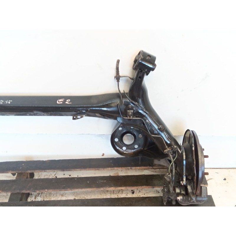 Recambio de puente trasero para toyota auris active referencia OEM IAM - Negro 3