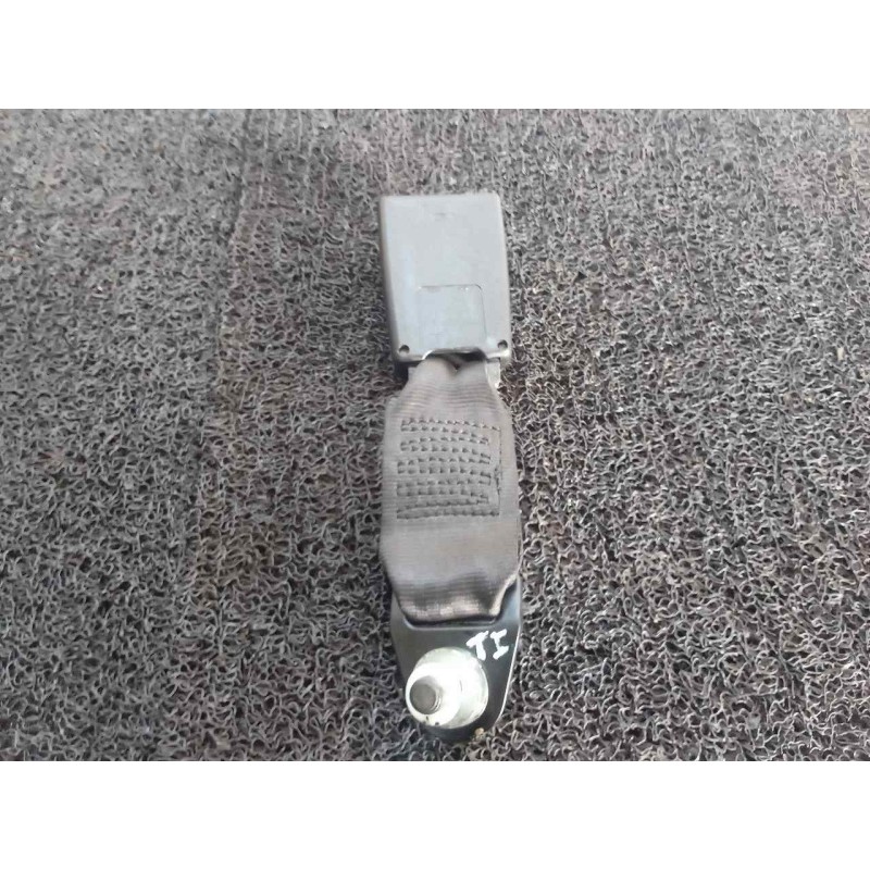 Recambio de enganche cinturon trasero izquierdo para fiat panda (169) 1.3 16v jtd dynamic referencia OEM IAM 33033400 - Blanco 4