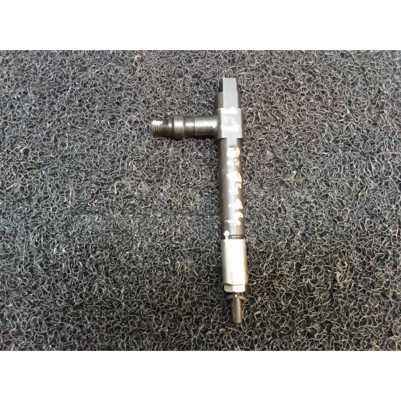 Recambio de inyector para mazda premacy (cp) td active referencia OEM IAM 7390  