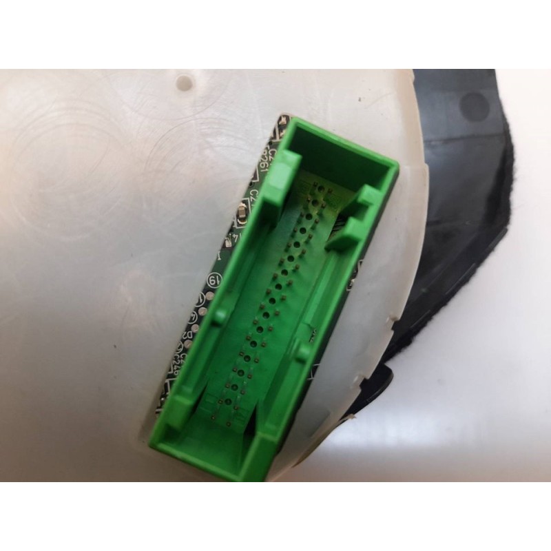 Recambio de cuadro instrumentos para audi a4 berlina (b5) 1.8 referencia OEM IAM 8D0919861C  VDO 4