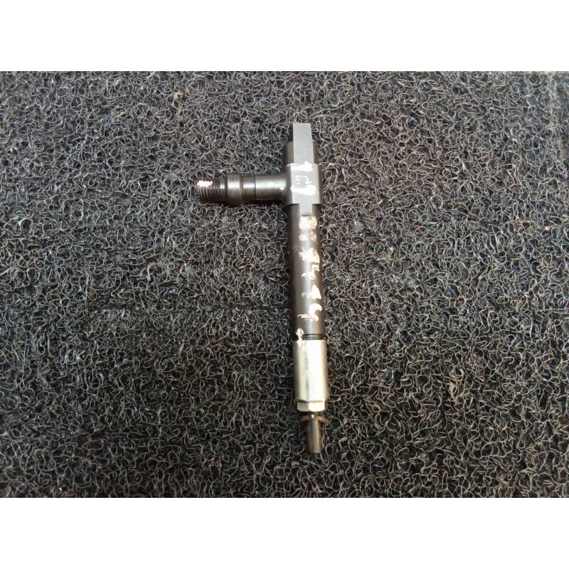 Recambio de inyector para mazda premacy (cp) td active referencia OEM IAM 7390  