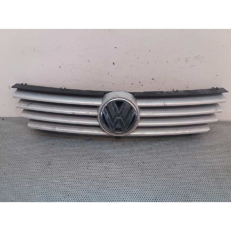 Recambio de rejilla delantera para volkswagen polo berlina (6n2) 1.4 referencia OEM IAM 3