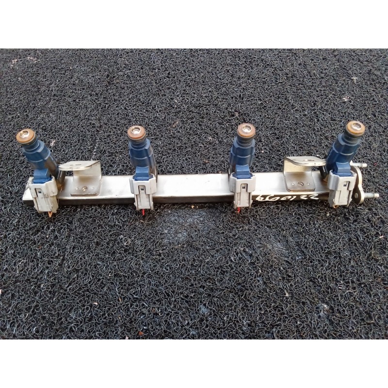 Recambio de rampa inyectora para hyundai i30 (gd) style referencia OEM IAM 01098704  