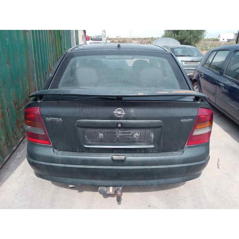 opel astra g berlina del año 2002