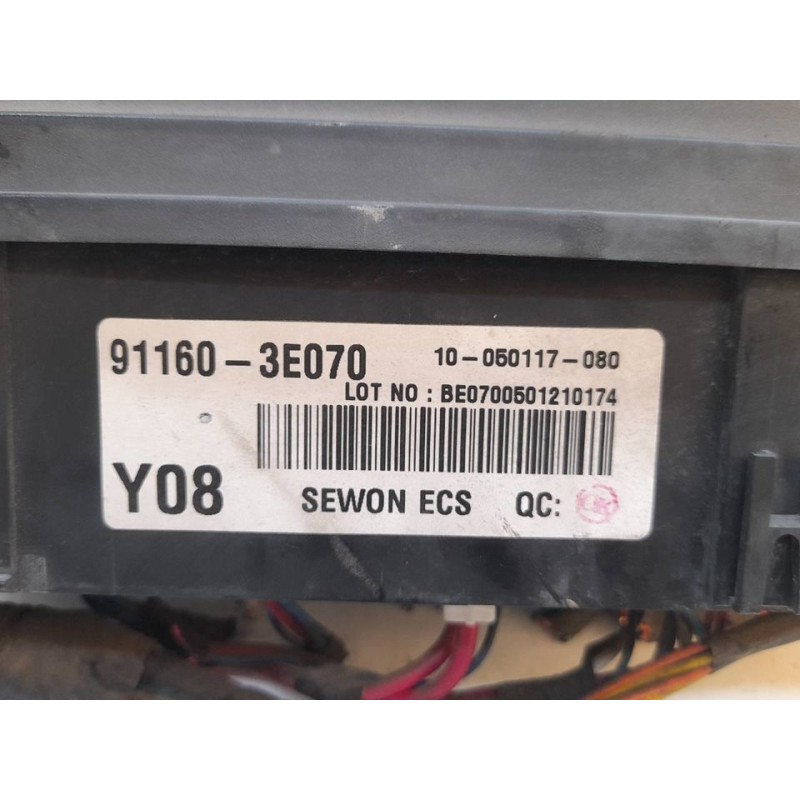 Recambio de caja reles / fusibles para kia sorento 2.5 crdi ex referencia OEM IAM 911603E070 - Negro 3