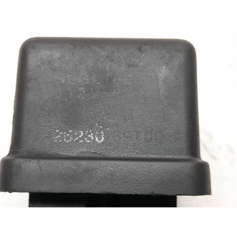 Recambio de caja precalentamiento para nissan cabstar e 3.0d referencia OEM IAM 2523069T00 25230 - Blanco 2