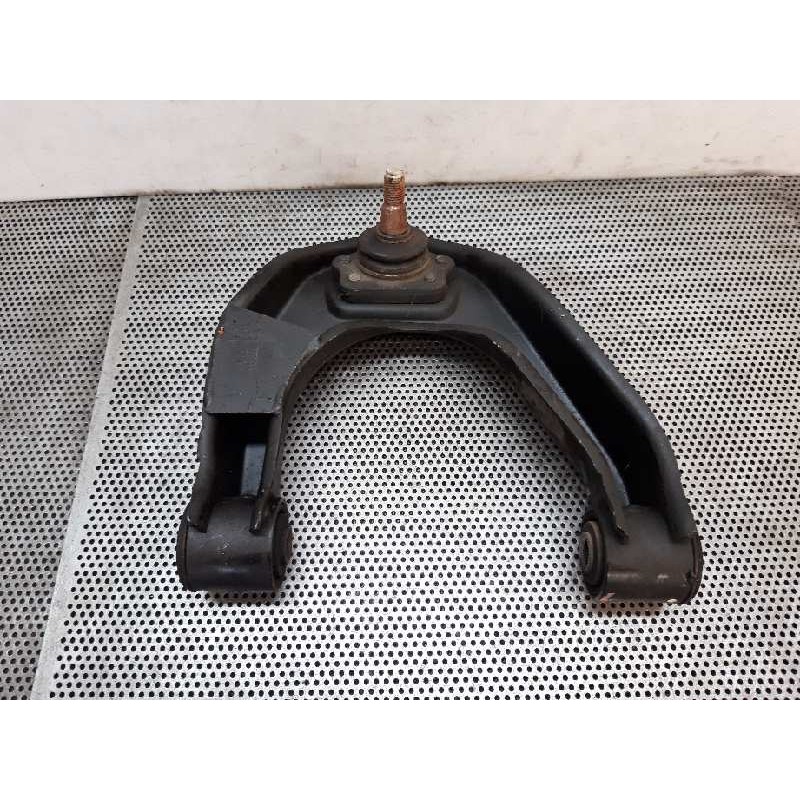 Recambio de brazo suspension superior delantero derecho para nissan cabstar e 3.0d referencia OEM IAM - Blanco 2