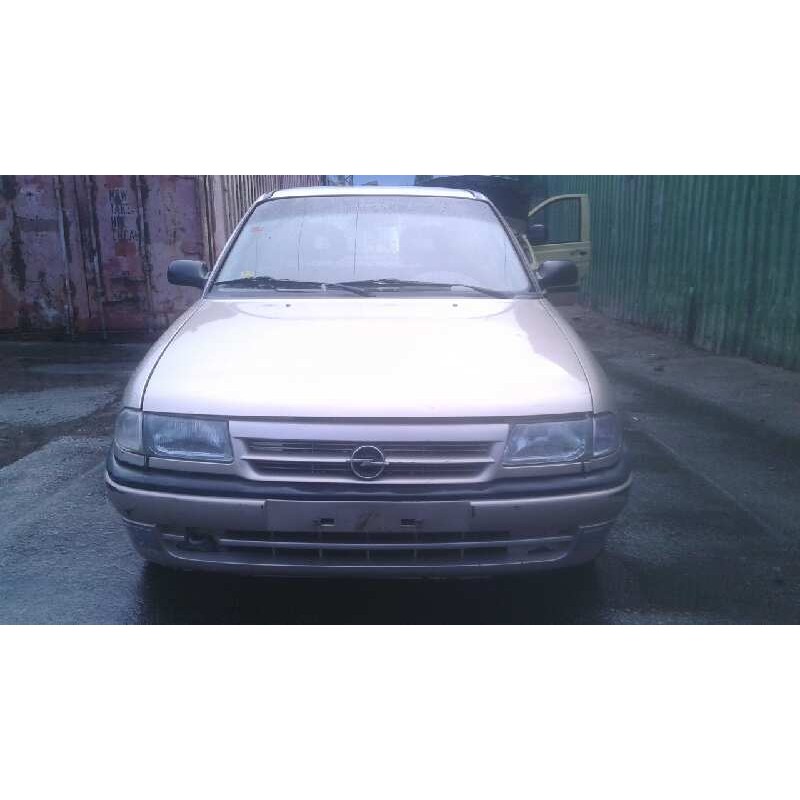 opel astra f berlina del año 1996