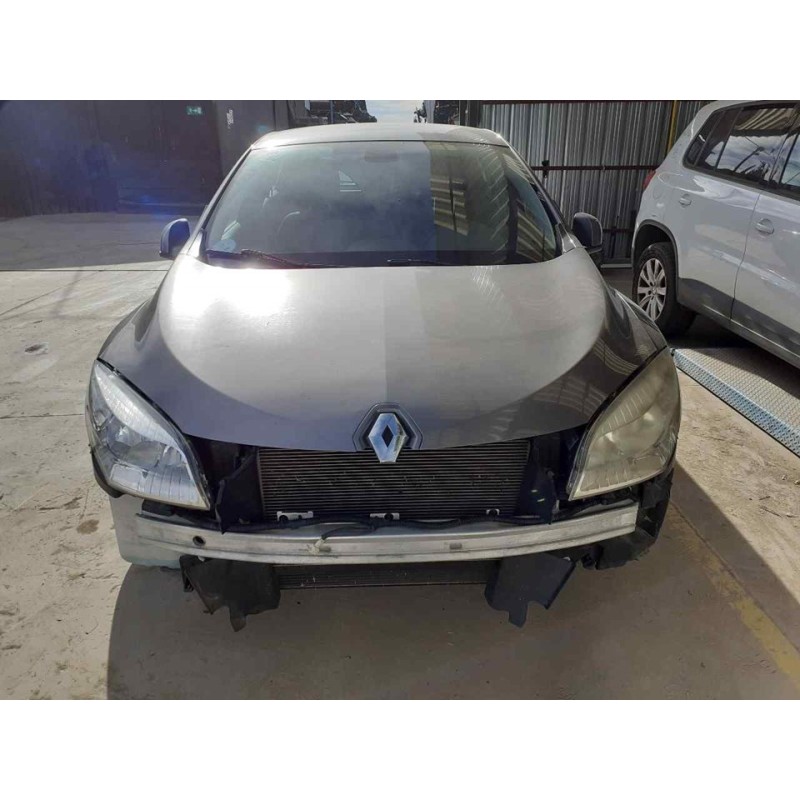 renault megane iii berlina 5 p del año 2010