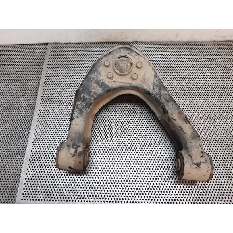 Recambio de brazo suspension superior delantero izquierdo para nissan cabstar e 3.0d referencia OEM IAM   