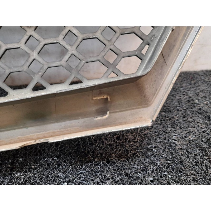 Recambio de rejilla delantera para kia sorento 2.5 crdi ex referencia OEM IAM - Gris 3