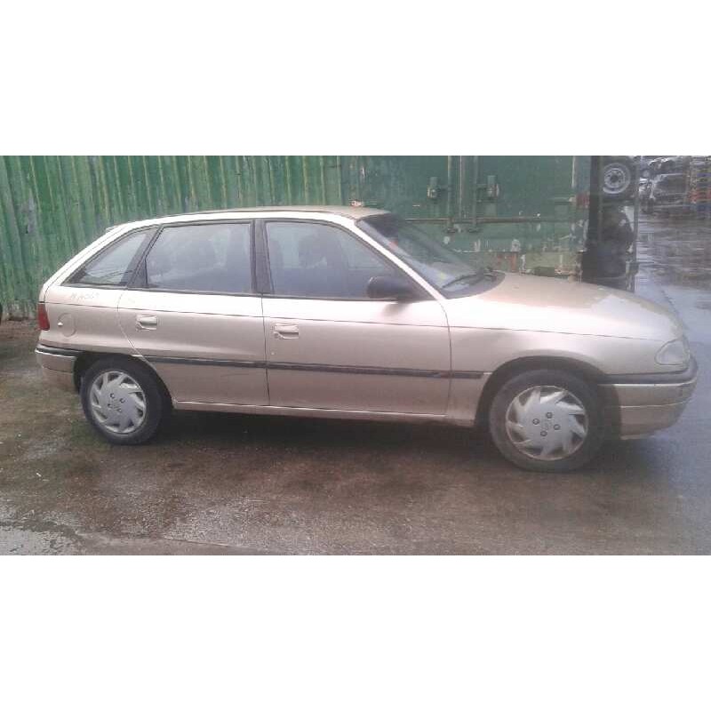 opel astra f berlina del año 1996