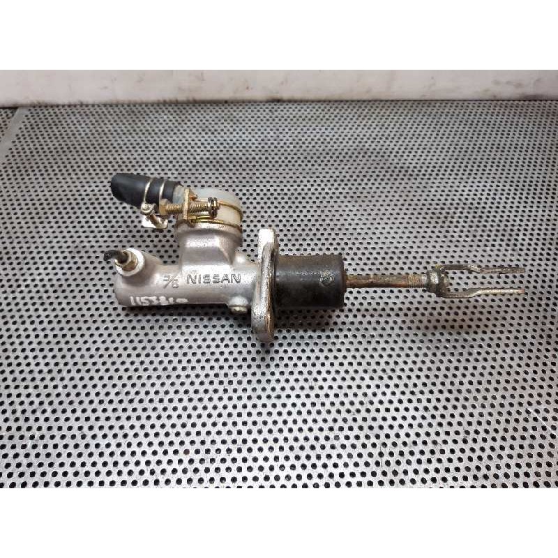 Recambio de bomba embrague para nissan cabstar e 3.0d referencia OEM IAM - Blanco 2