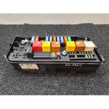 CAJA RELES / FUSIBLES 13144710 519067011 