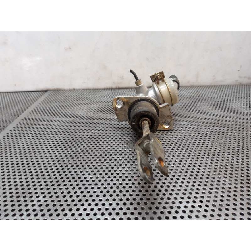 Recambio de bomba embrague para nissan cabstar e 3.0d referencia OEM IAM - Blanco 3