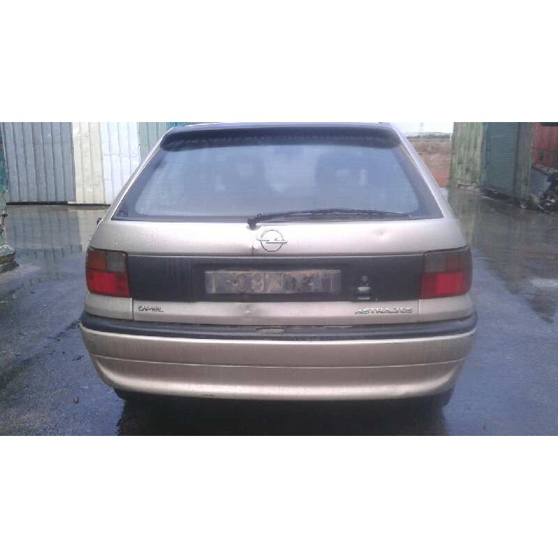 opel astra f berlina del año 1996