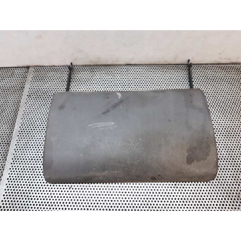 Recambio de guantera para nissan cabstar e 3.0d referencia OEM IAM   