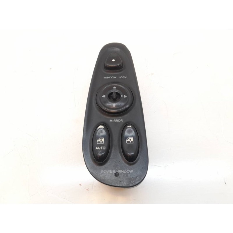 Recambio de mando elevalunas delantero izquierdo para hyundai coupe (j2) 1.6 16v cat referencia OEM IAM 9357027000 9357027100 
