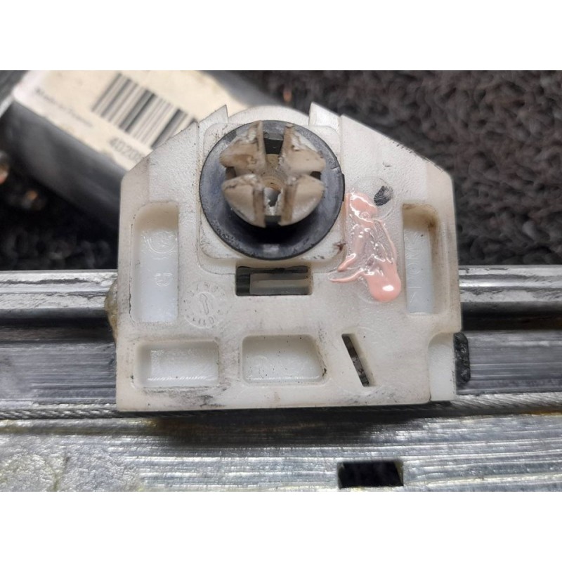 Recambio de elevalunas delantero izquierdo para renault kangoo furgón compact grand confort referencia OEM IAM 402087A - Blanco 5