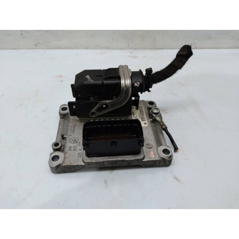 Recambio de centralita motor uce para opel corsa c sport referencia OEM IAM 55350552 10395S04999 