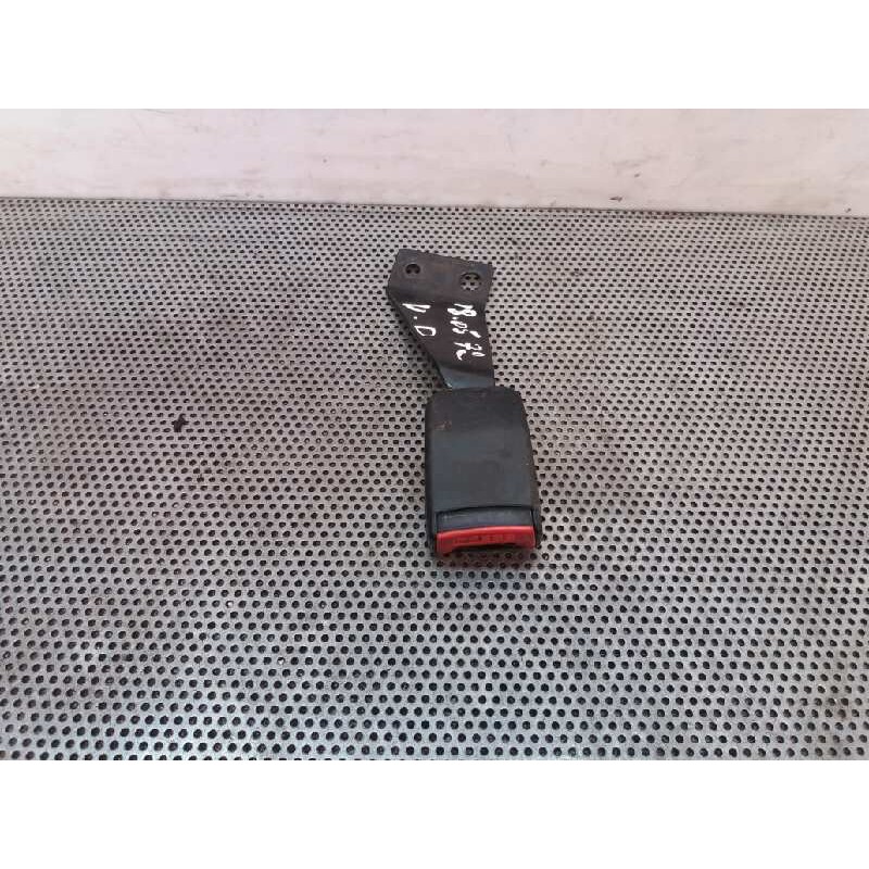 Recambio de enganche cinturon delantero derecho para renault express 1.9 d referencia OEM IAM 001836D 6501261F3 