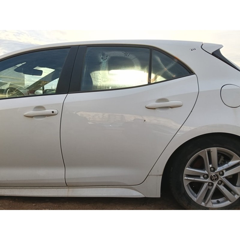 Recambio de puerta trasera izquierda para toyota corolla (e21) hybrid style referencia OEM IAM   